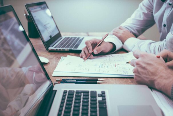 When should we use Gantt charts for project management?
